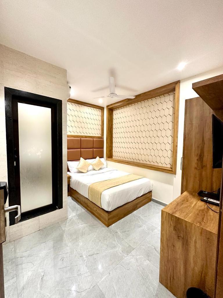 Hotel Bkc Prime - Near Us Consulate Мумбаи Экстерьер фото